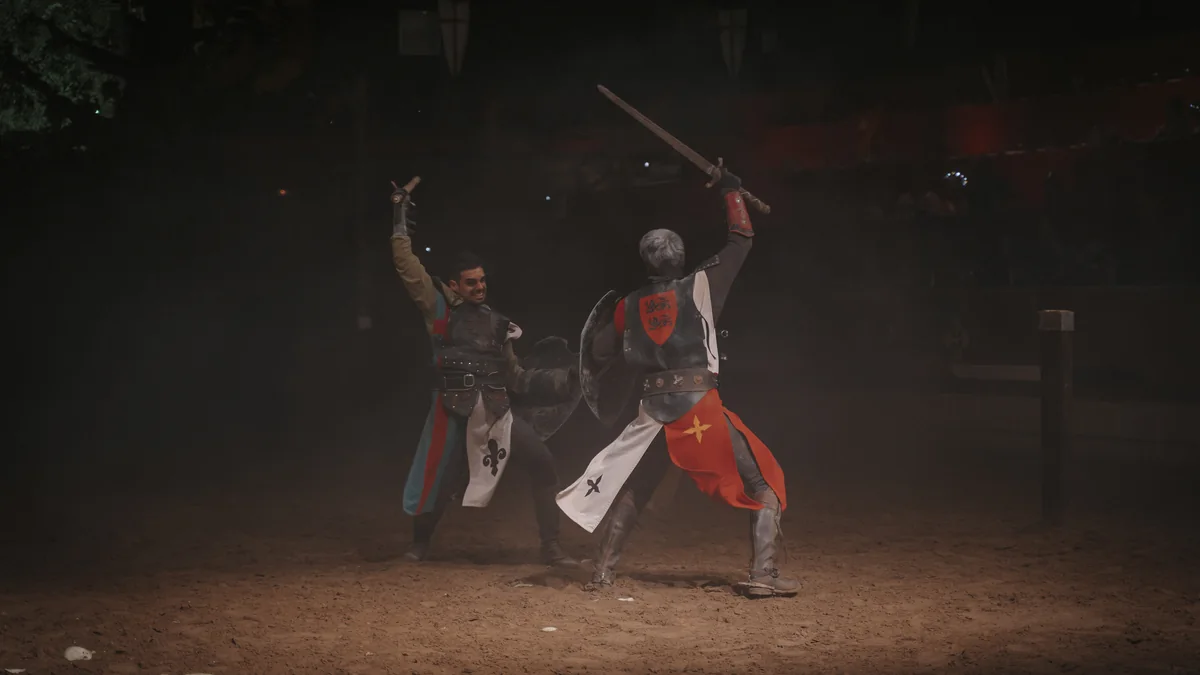 Show de animación nocturno medieval en Magic World Resort