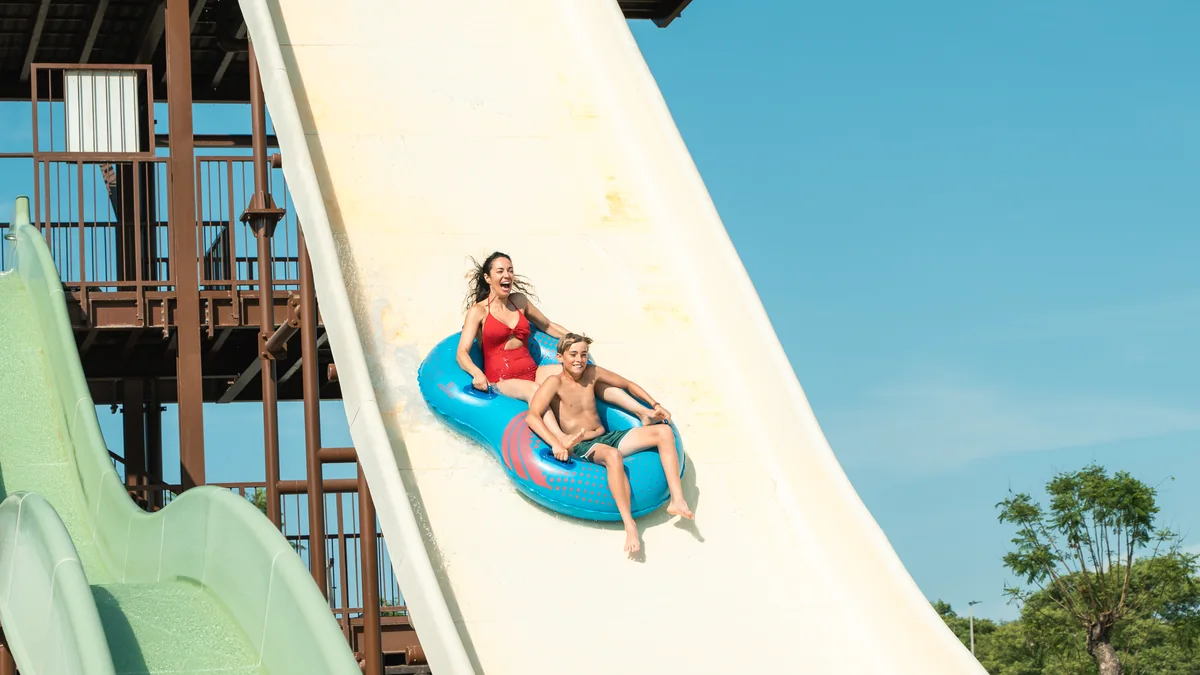 Tobogán del parque acuático de Magic World Resort en Oropesa del Mar